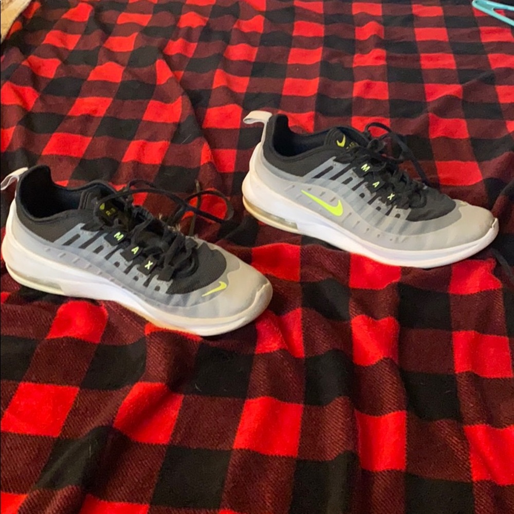 Nike shoes size 5.5 youth boy